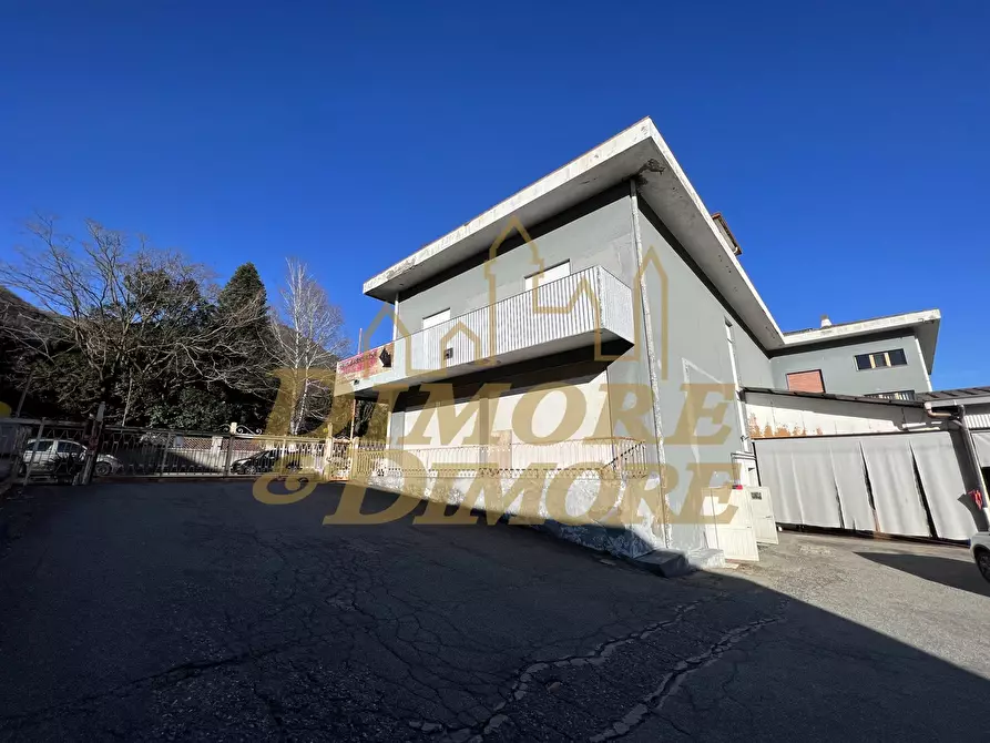 Immagine 6 di Locale commerciale in vendita  in Via Battaglia San Martino 72 a Cuveglio