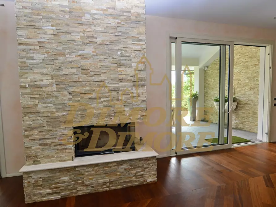 Immagine 63 di Villa in vendita  a Ranco