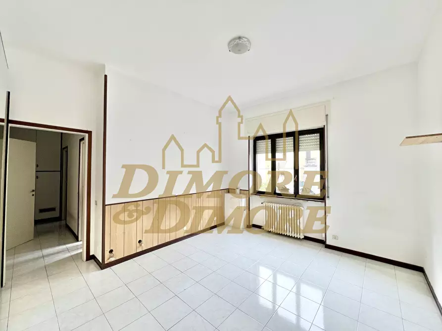 Immagine 6 di Trilocale in vendita  in Piazza Garibaldi 10 a Luino