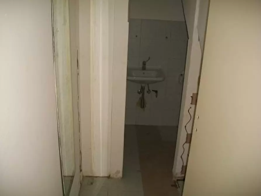 Immagine 6 di Locale commerciale in affitto  in PIAZZA GARIBALDI a Lanciano