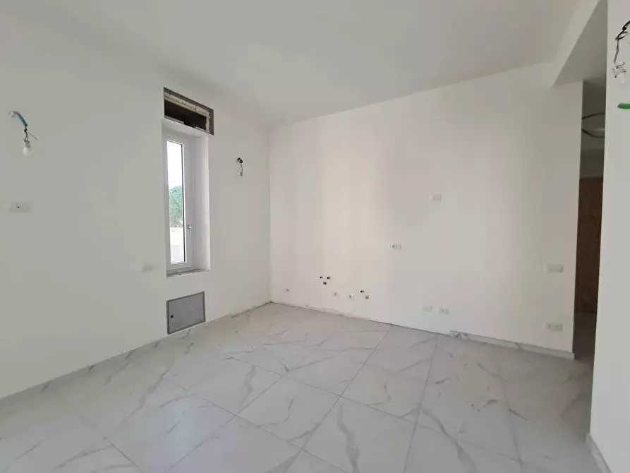 Immagine 13 di Trilocale in vendita  in V.le hanbury a Alassio