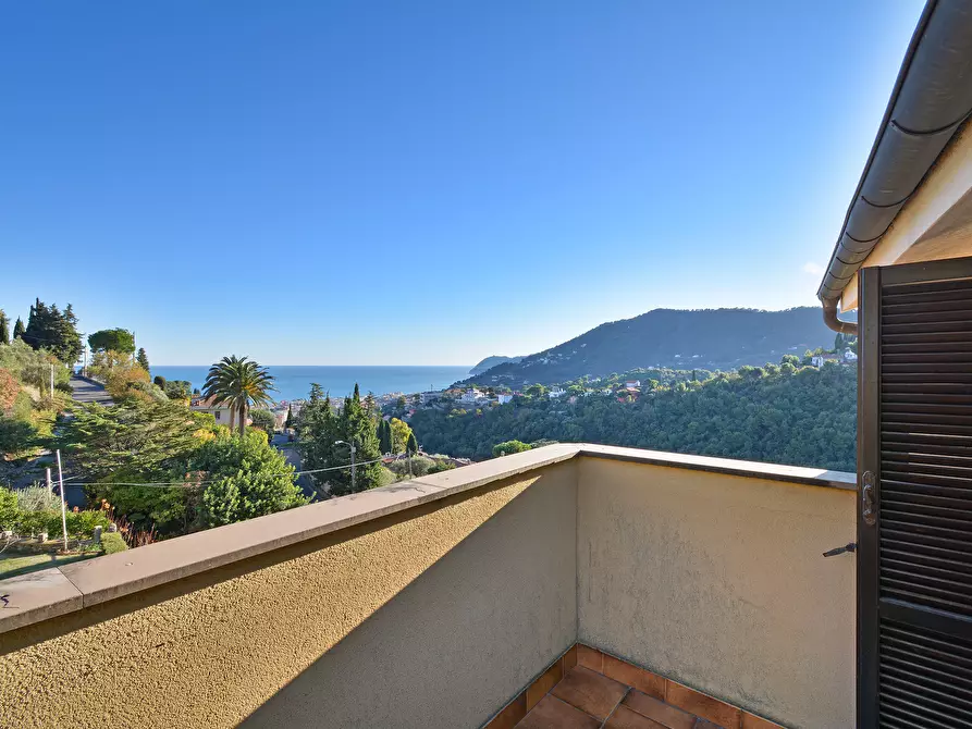 Immagine 59 di Villa in vendita  in Via Adelasia a Alassio
