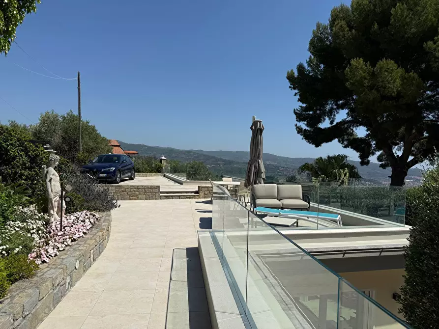 Immagine 5 di Casa indipendente in vendita  a Diano Marina