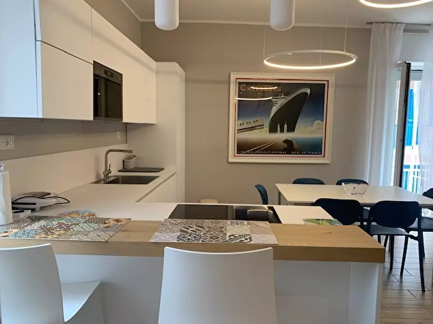 Immagine 7 di Trilocale in vendita  in VIA ROMA a Alassio