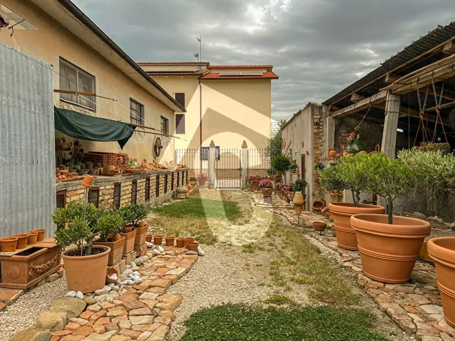 Immagine 12 di Casa indipendente in vendita  a Jesi