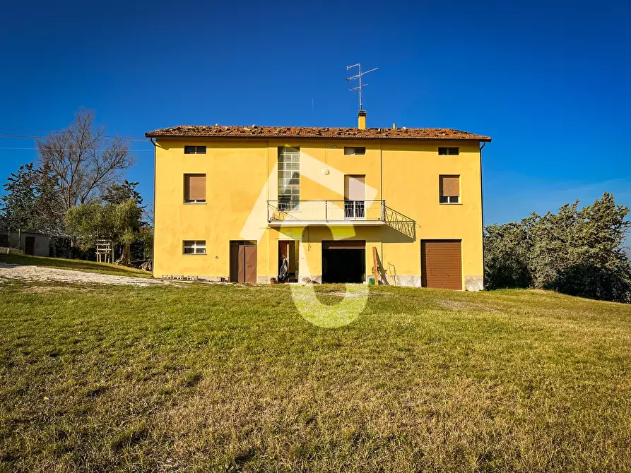 Immagine 2 di Rustico / casale in vendita  a Staffolo