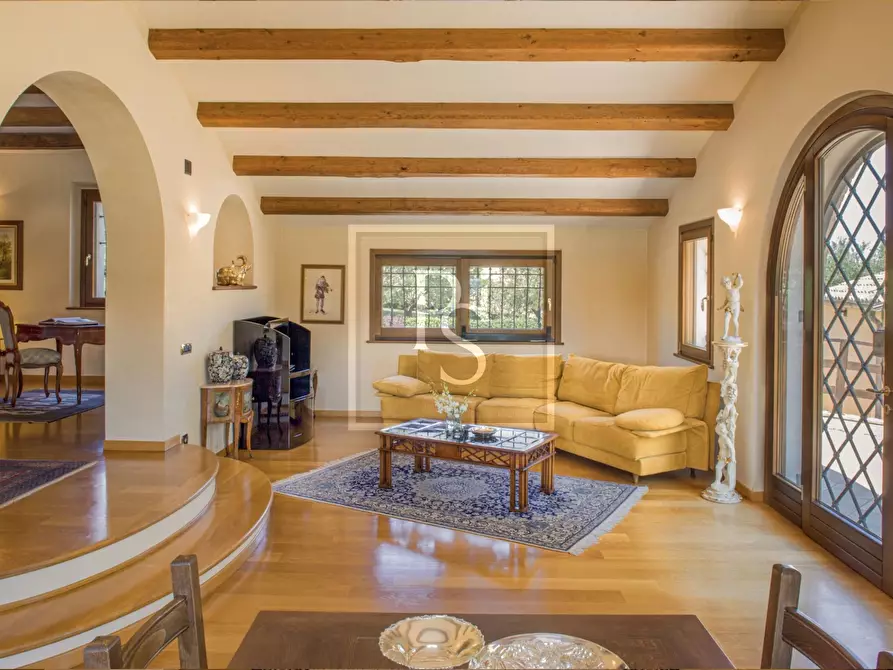 Immagine 4 di Villa in vendita  a Senigallia