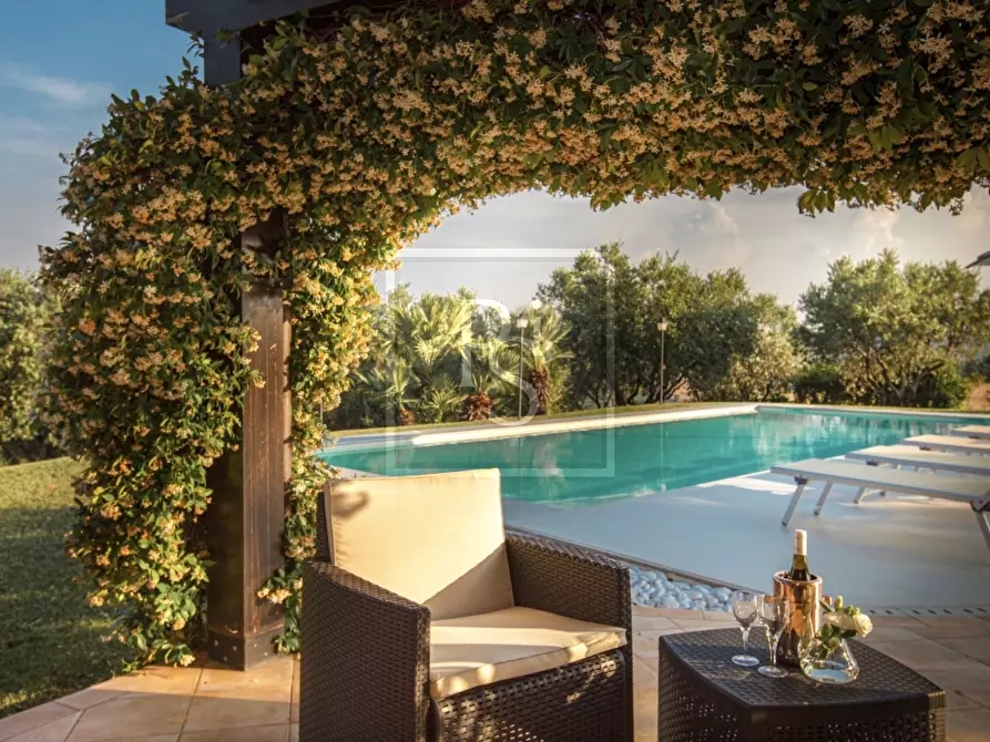 Immagine 29 di Villa in vendita  a Senigallia