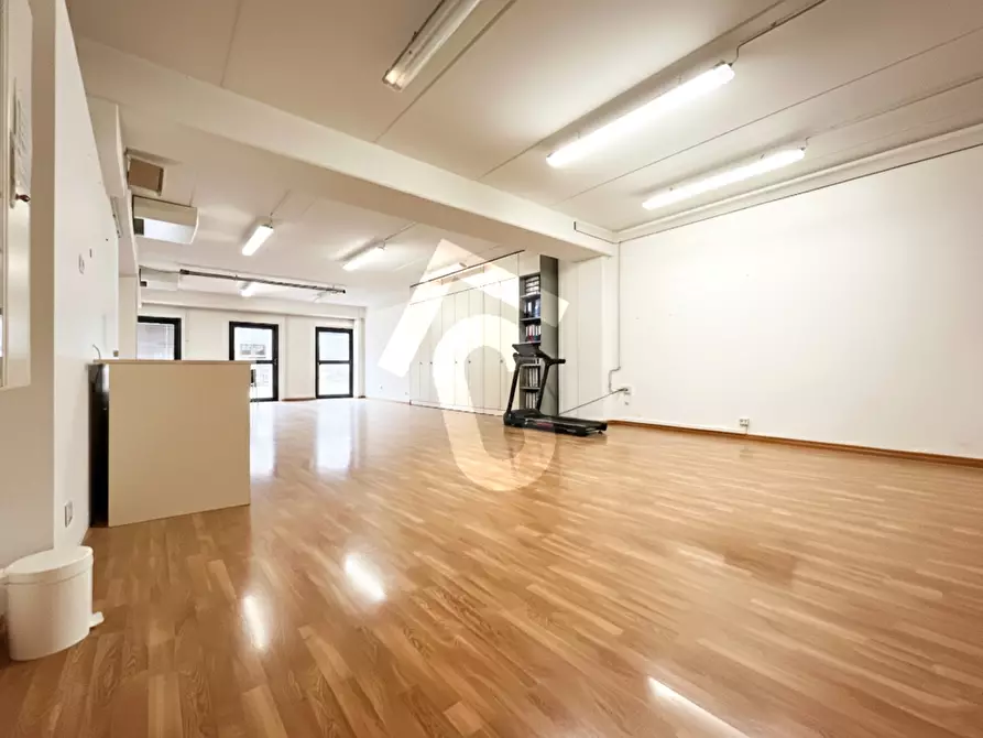 Immagine 5 di Laboratorio in vendita  a Chiaravalle