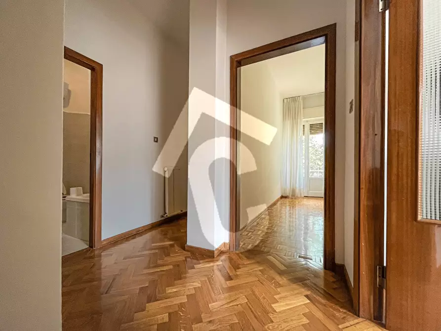 Immagine 12 di Pentalocale in vendita  a Jesi