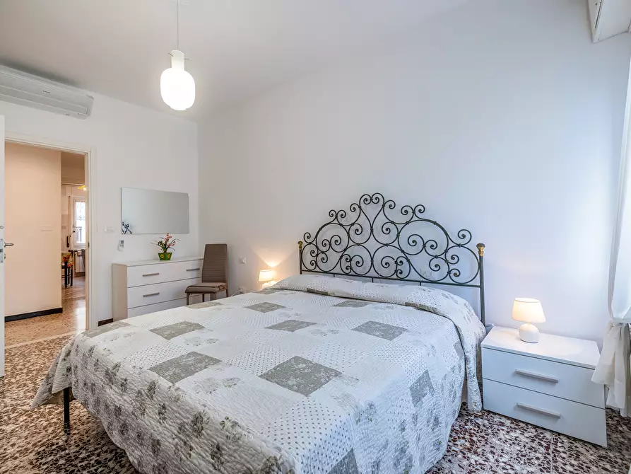 Immagine 30 di Pentalocale in affitto  in Via delle Azalee 3 a Finale Ligure