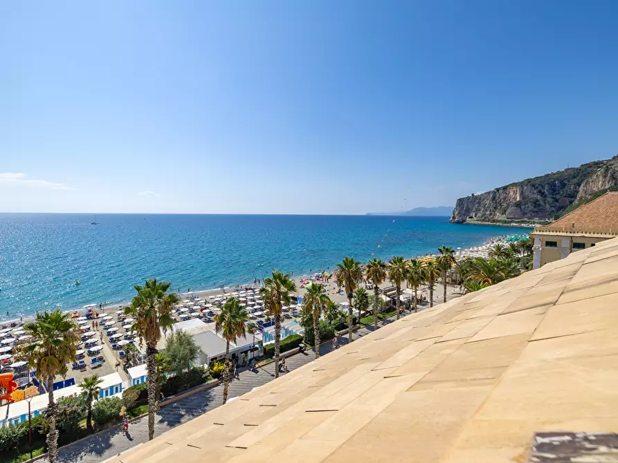 Immagine 22 di Bilocale in affitto  in Piazza Vittorio Emanuele II a Finale Ligure