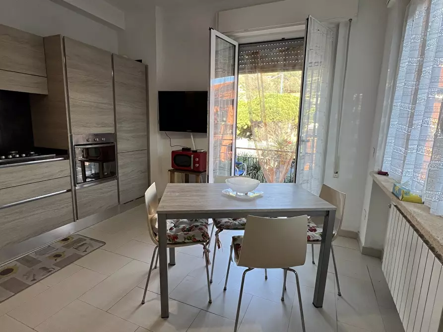 Immagine 9 di Bilocale in vendita  in Via del Cigno a Finale Ligure
