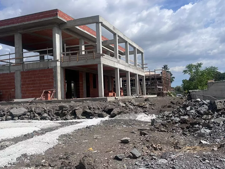 Immagine 3 di Villa in vendita  a San Giovanni La Punta