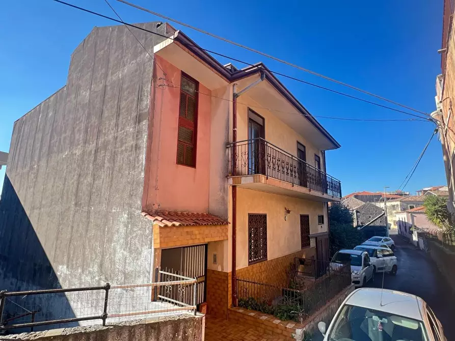 Immagine 22 di Casa indipendente in vendita  a Tremestieri Etneo