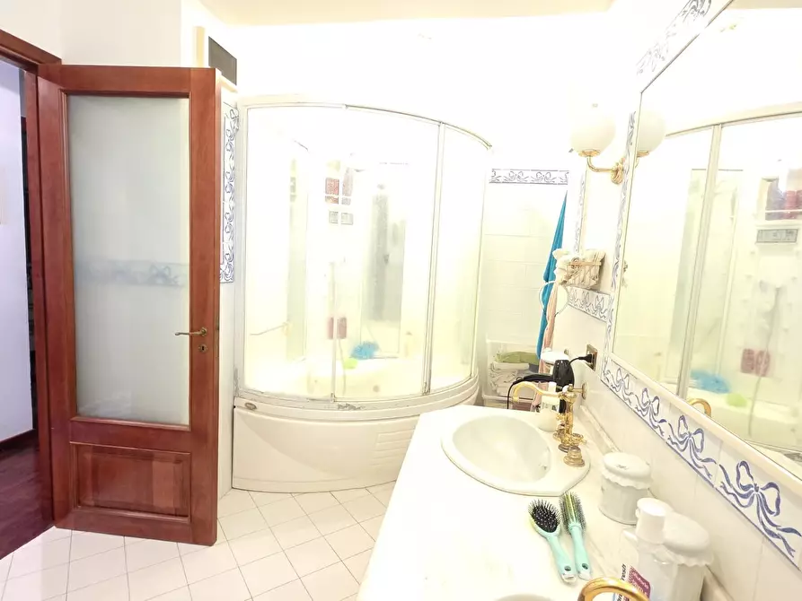 Immagine 36 di Villa in vendita  a Aci Castello