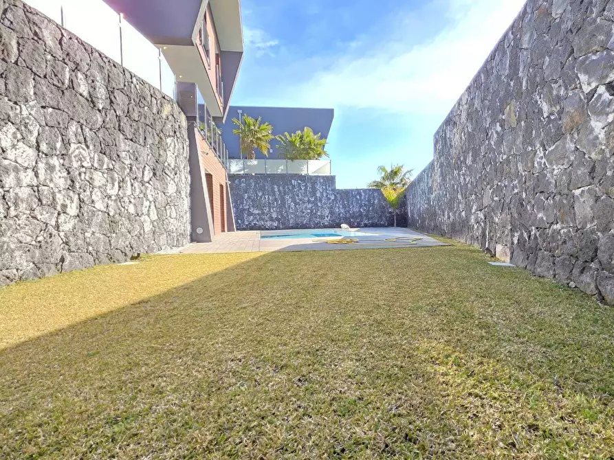 Immagine 2 di Villa in vendita  a Pedara