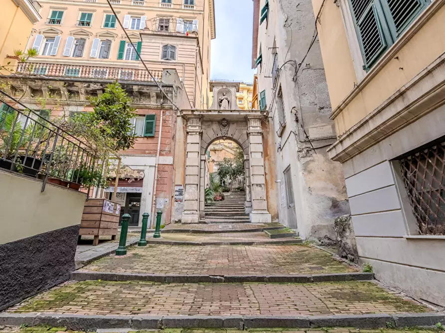 Immagine 52 di Pentalocale in vendita  in Vico Tana 1 a Genova
