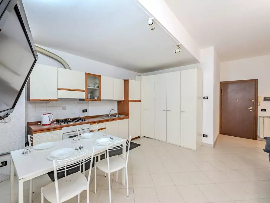 Immagine 14 di Pentalocale in vendita  in Vico Tana 1 a Genova