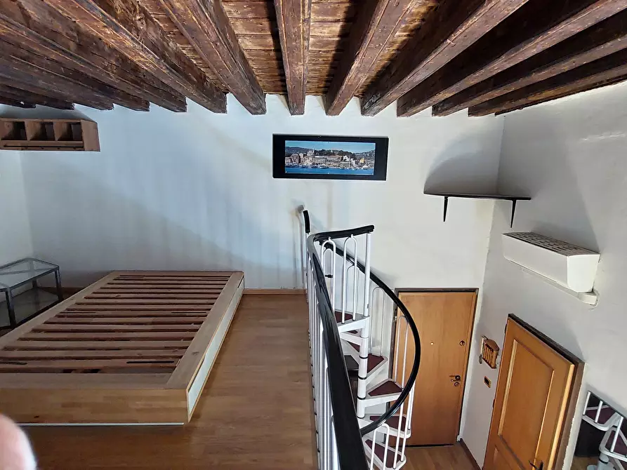 Immagine 14 di Bilocale in vendita  in Vico Squarciafico a Genova