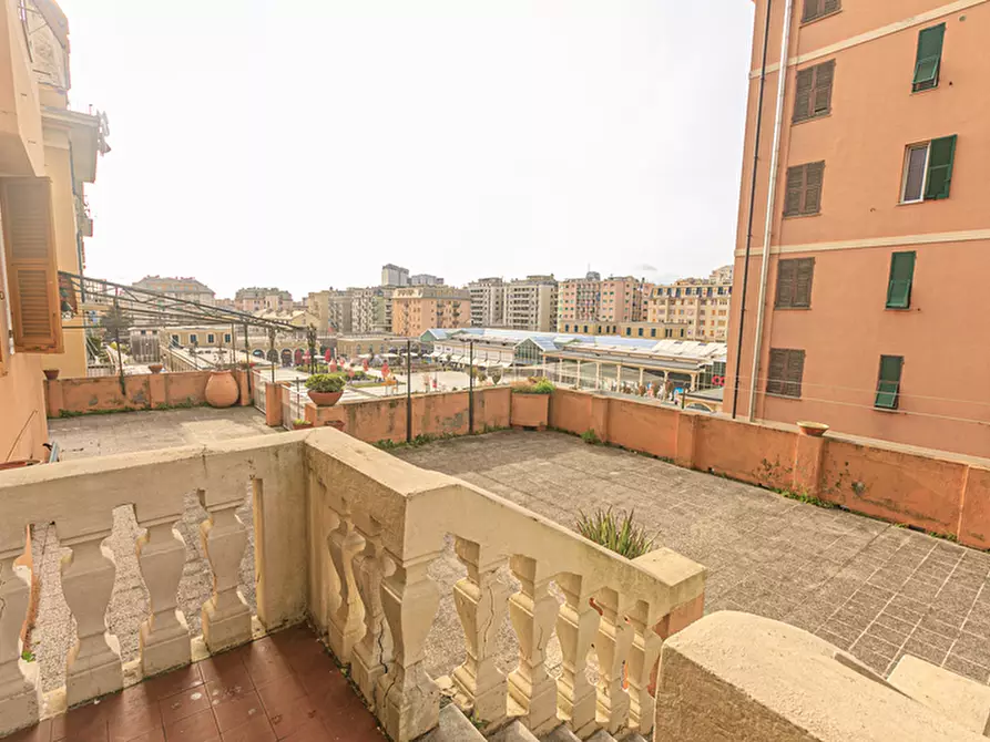 Immagine 29 di Pentalocale in vendita  in Via Benvenuto Cellini 16 a Genova