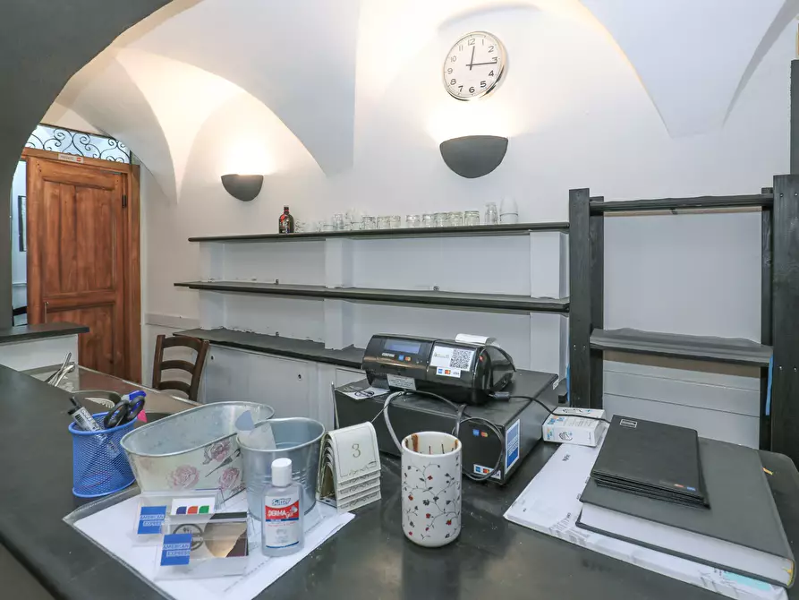Immagine 23 di Locale commerciale in vendita  in Via di San Bernardo a Genova