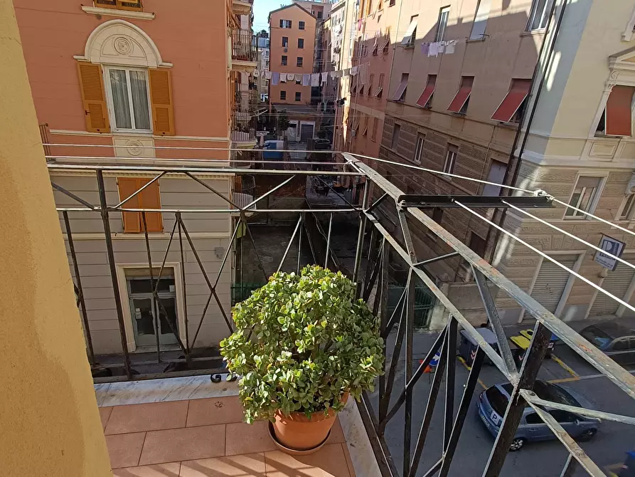 Immagine 34 di Pentalocale in vendita  in Via Paolo Antonio de Cavero 8 a Genova
