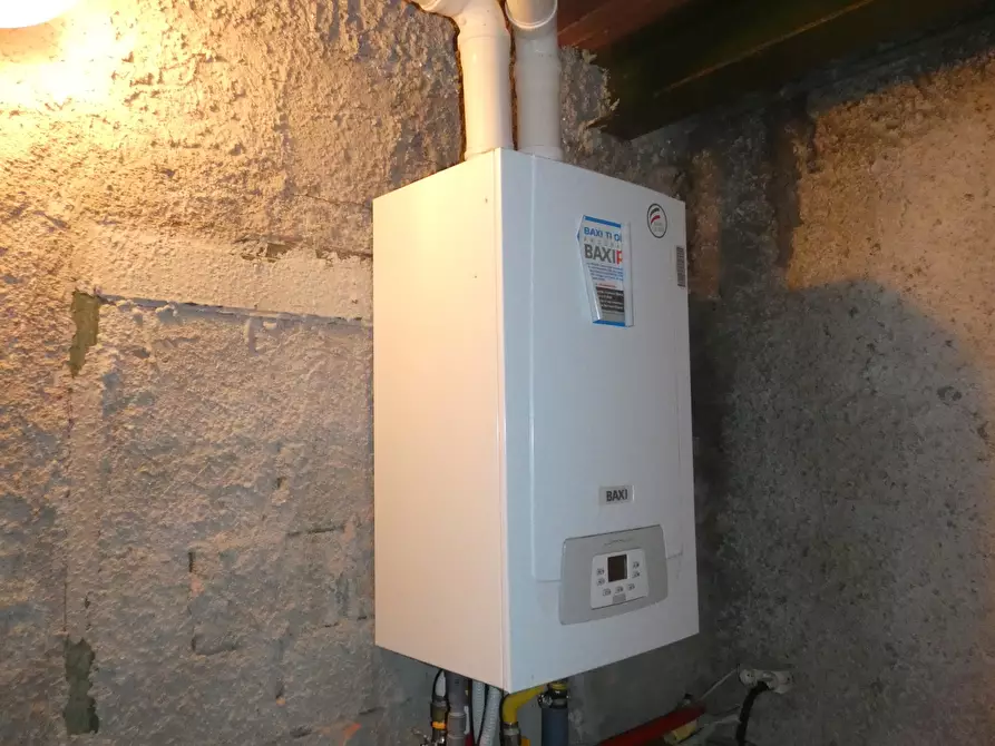 Immagine 14 di Casa indipendente in vendita  in Villaggio Losio 390 a Ponzone