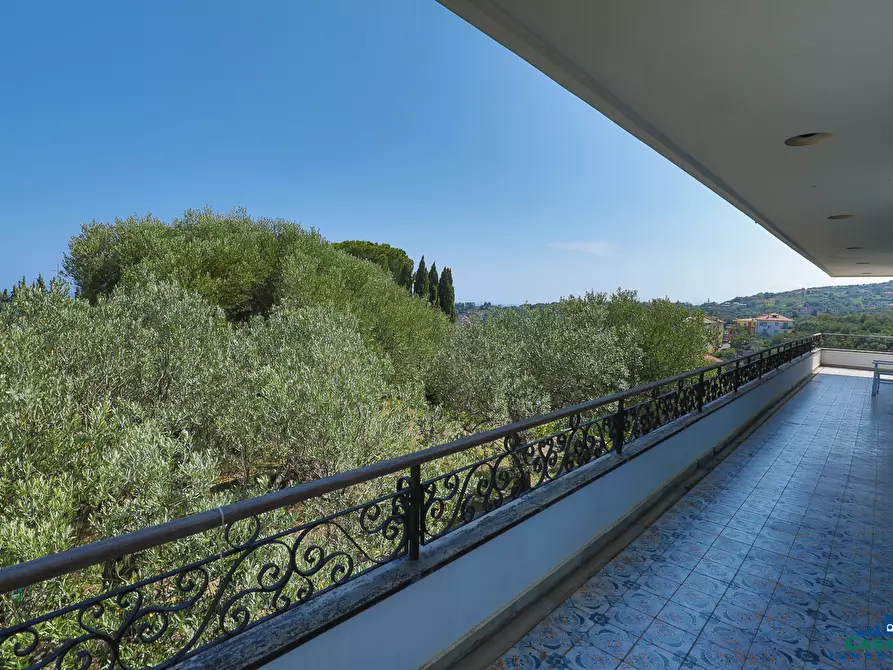 Immagine 63 di Villa in vendita  in Via Livio Canale 72 a Varazze