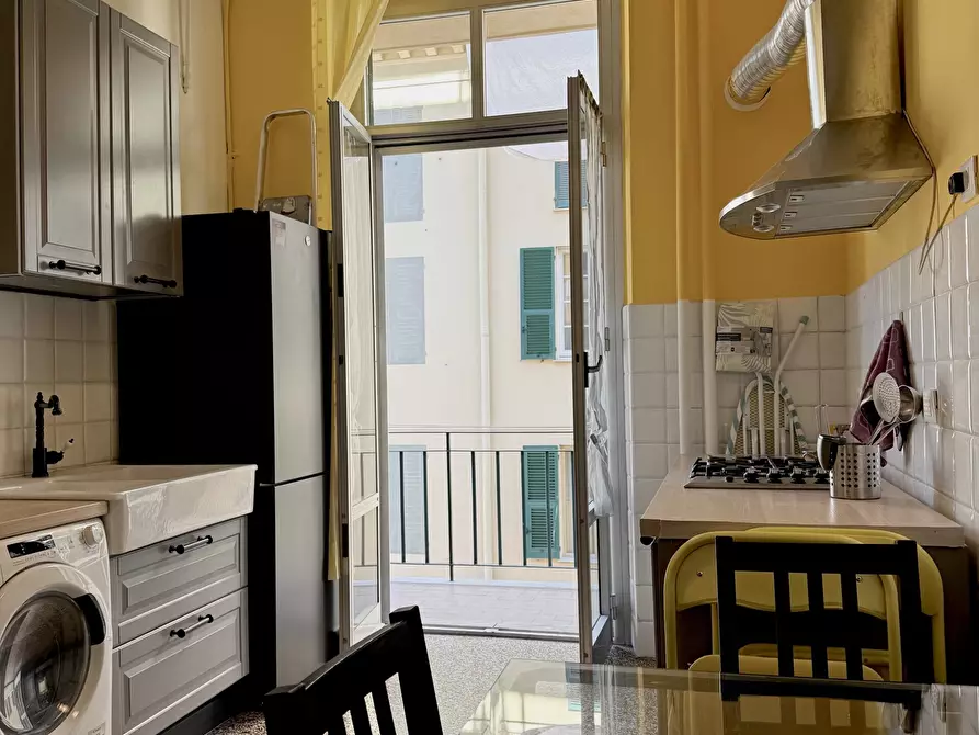 Immagine 35 di Pentalocale in vendita  in Via Fieschi a Genova