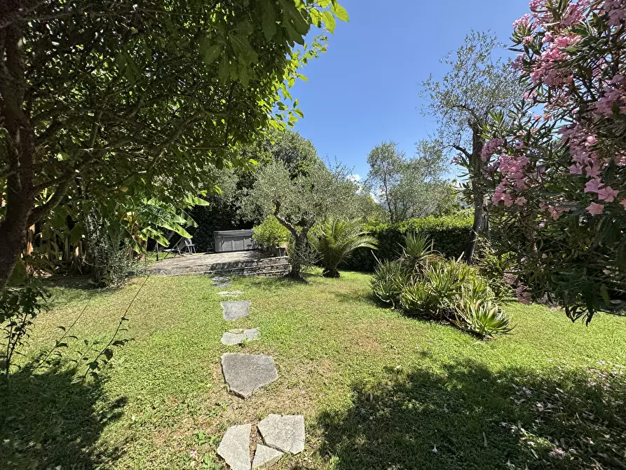 Immagine 106 di Casa indipendente in vendita  in Via San Massimo 106 a Rapallo