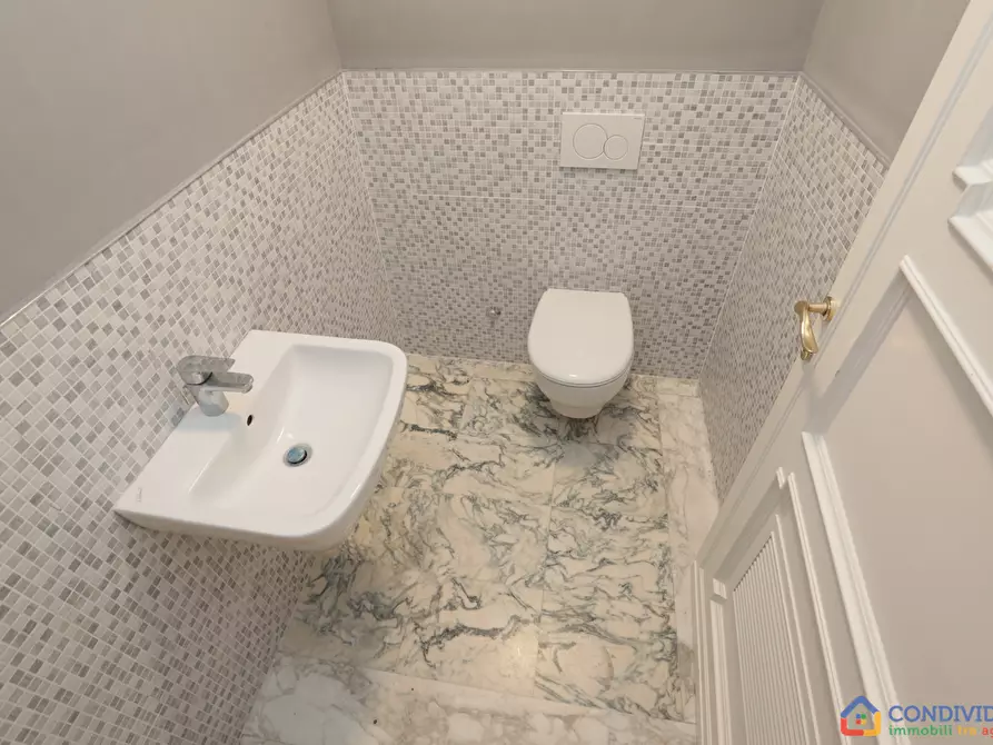 Immagine 21 di Albergo/B&B/Residence in affitto  in Piazza della Nunziata 5 a Genova