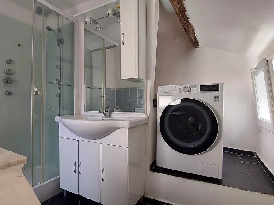 Immagine 20 di Bilocale in vendita  in Vico Squarciafico a Genova