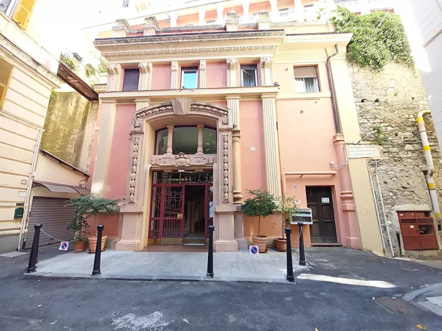 Immagine 30 di Trilocale in vendita  in Corso Magenta a Genova