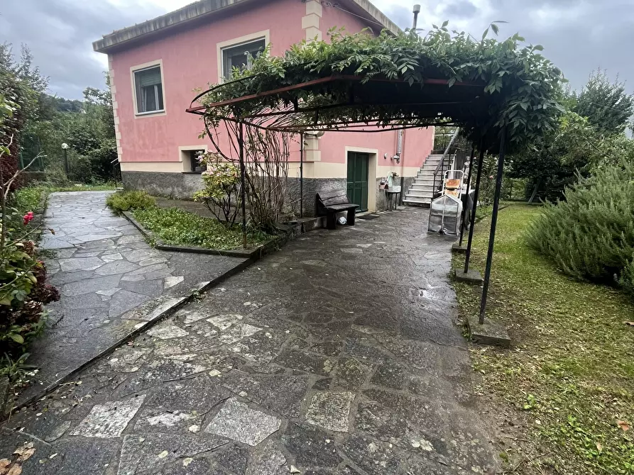 Immagine 1 di Casa indipendente in vendita  in Via G.B. Cevasco 105 a Bargagli