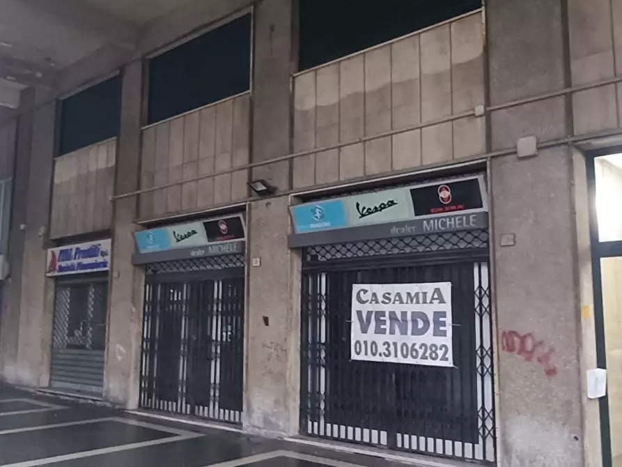 Immagine 37 di Locale commerciale in vendita  in Via Tullio Molteni 7R 9R a Genova