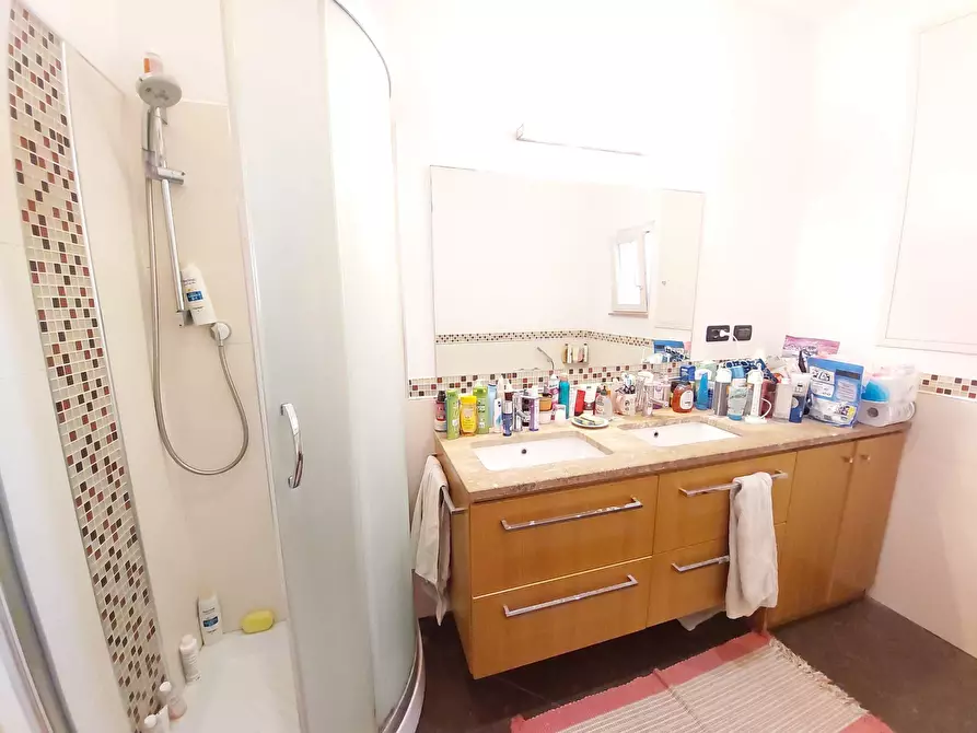 Immagine 10 di Quadrilocale in vendita  in Via Nino Bixio 4 a Genova