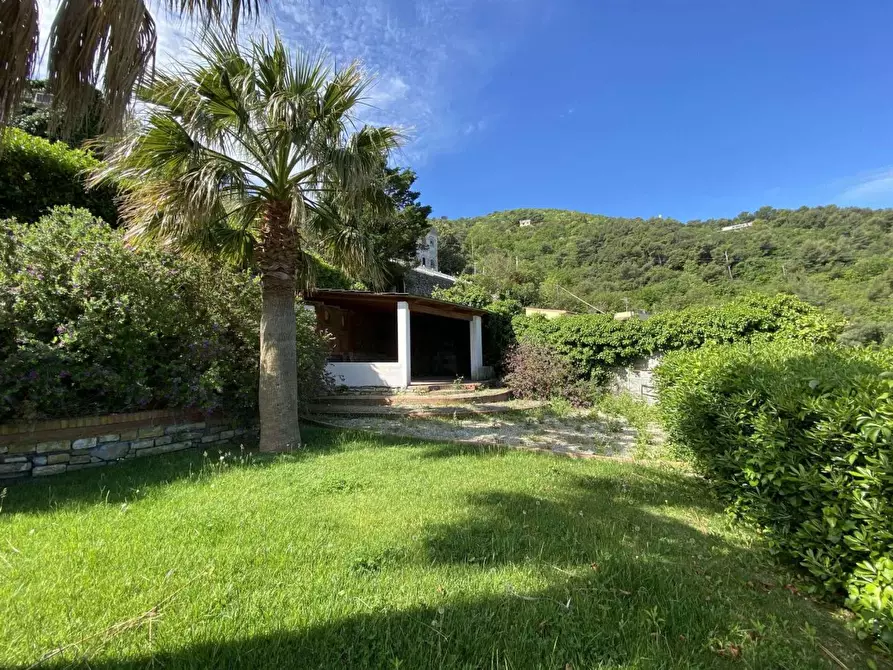 Immagine 18 di Villa in vendita  in Strada Panoramica San Bernardo 116-118 a Alassio