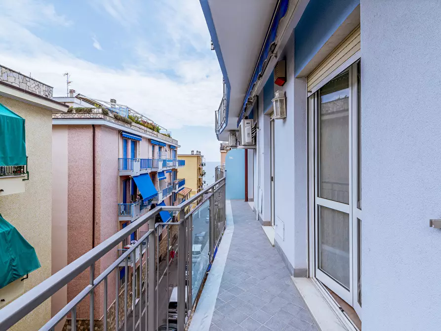 Immagine 25 di Quadrilocale in vendita  in Via Roma 45 a Alassio