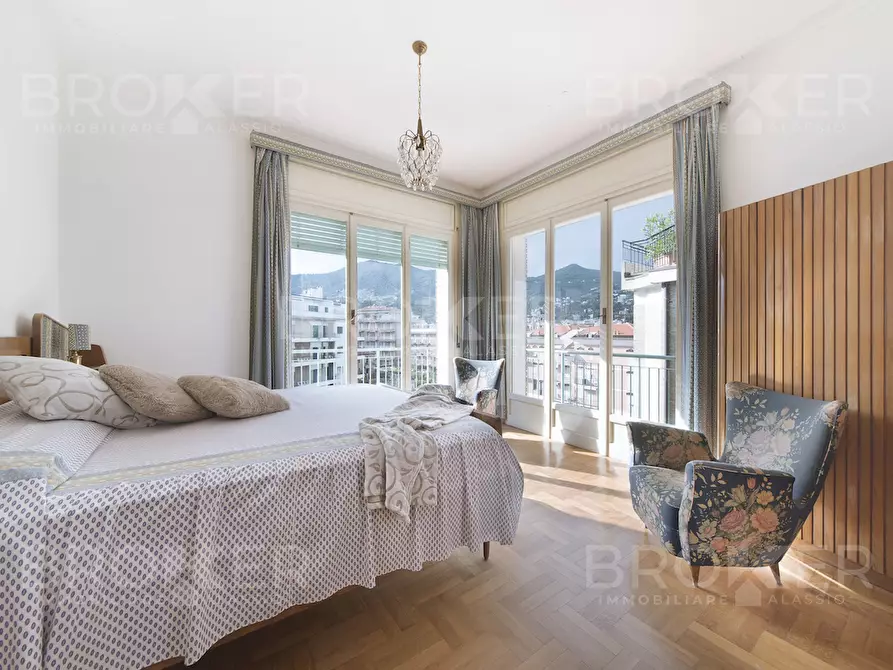 Immagine 10 di Pentalocale in vendita  in Via Don Aurelio Piccagli 12 a Alassio