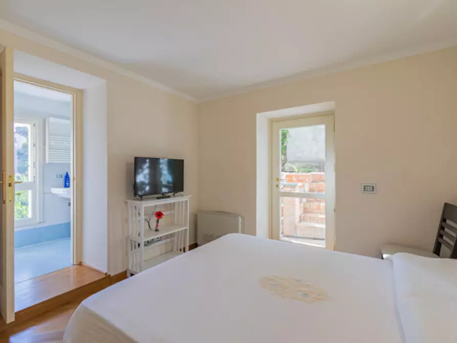 Immagine 17 di Trilocale in vendita  in Via Adelasia a Alassio