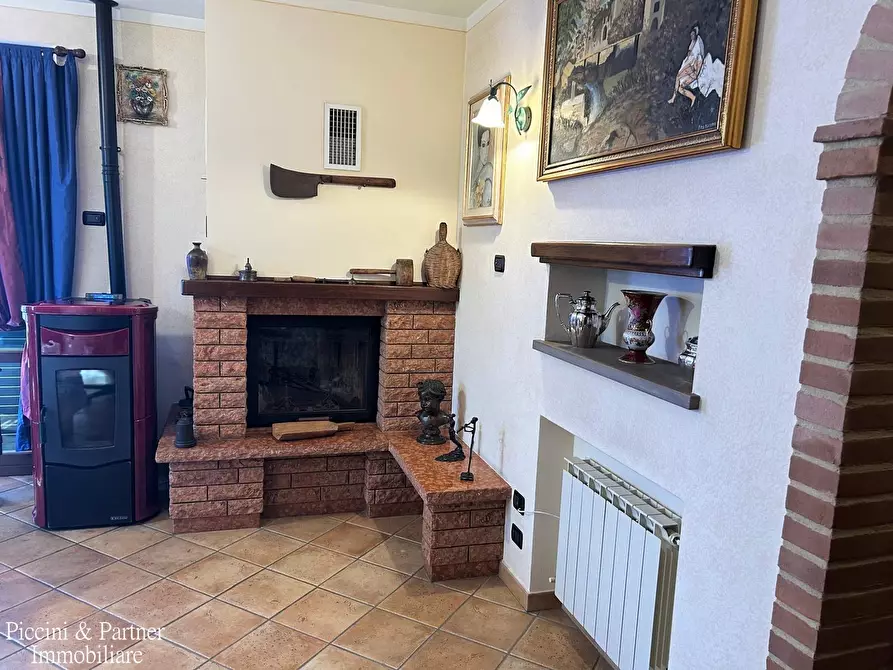 Immagine 8 di Casa trifamiliare in vendita  in Via Bagnolo a Castiglione Del Lago