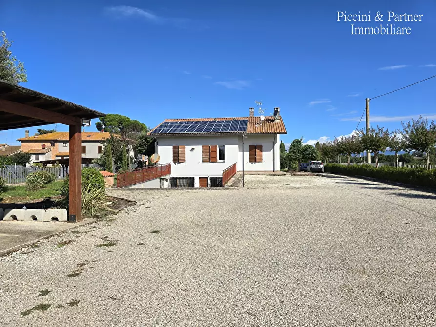 Immagine 74 di Villa in vendita  in Località Bertoni a Castiglione Del Lago