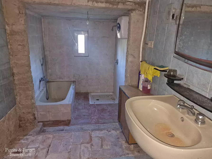 Immagine 55 di Rustico / casale in vendita  in Via della Vittoria 21 a Castiglione Del Lago