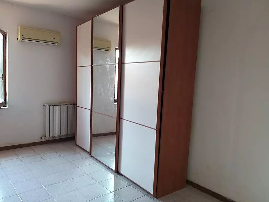 Immagine 13 di Trilocale in vendita  in Piazza Balilla 11 a Castiglione Del Lago