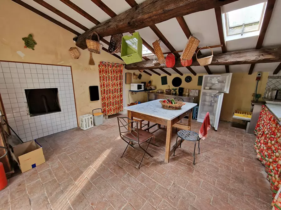 Immagine 49 di Rustico / casale in vendita  a Sarteano