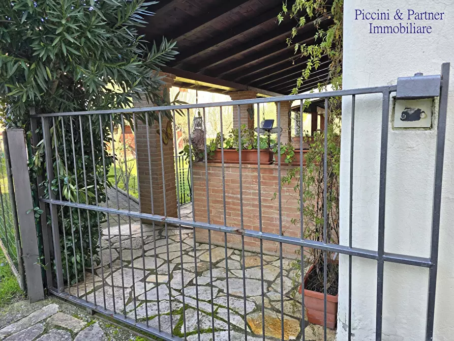 Immagine 51 di Casa bifamiliare in vendita  in Piazzale Umbria a Castiglione Del Lago