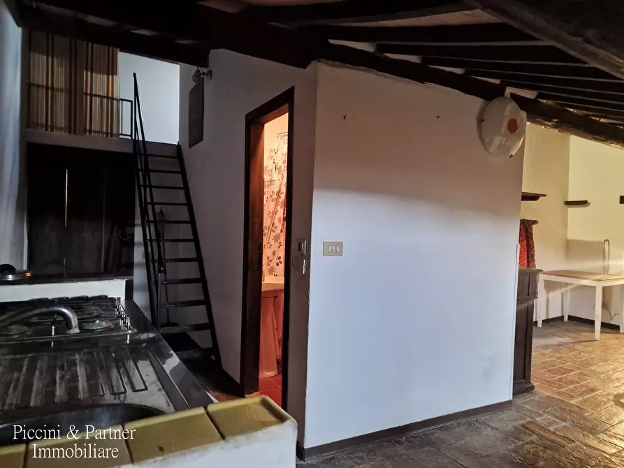 Immagine 17 di Loft/Open space in vendita  in Via Cenaioli a Magione