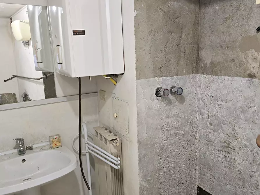 Immagine 19 di Pentalocale in vendita  in Via Imbriani 38 a Perugia