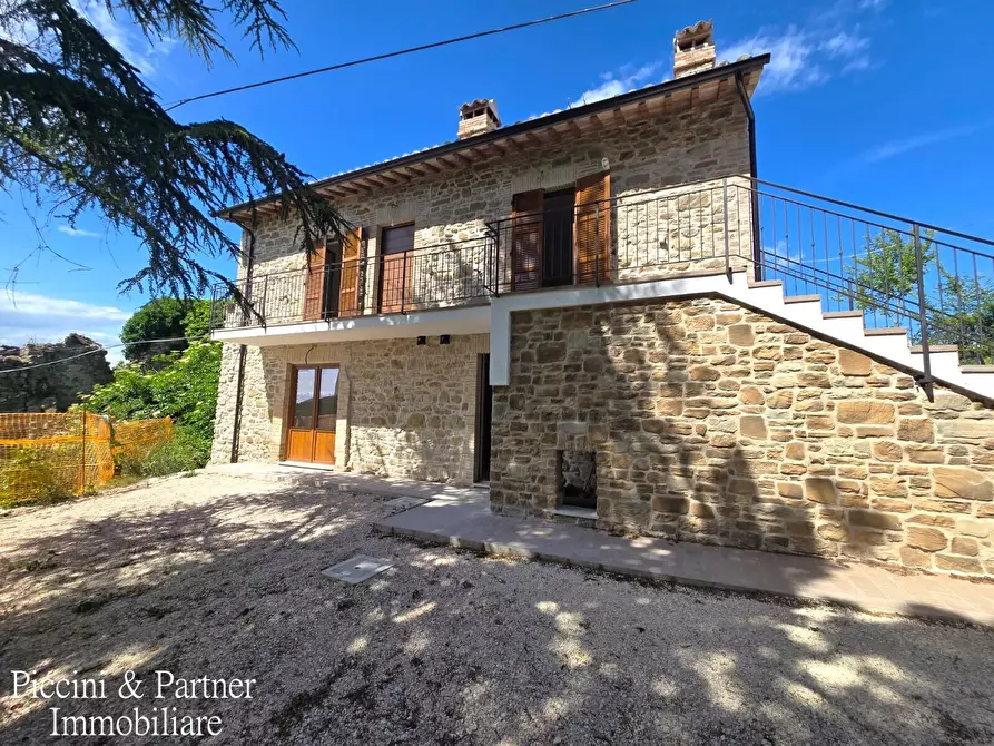 Immagine 39 di Rustico / casale in vendita  a Assisi